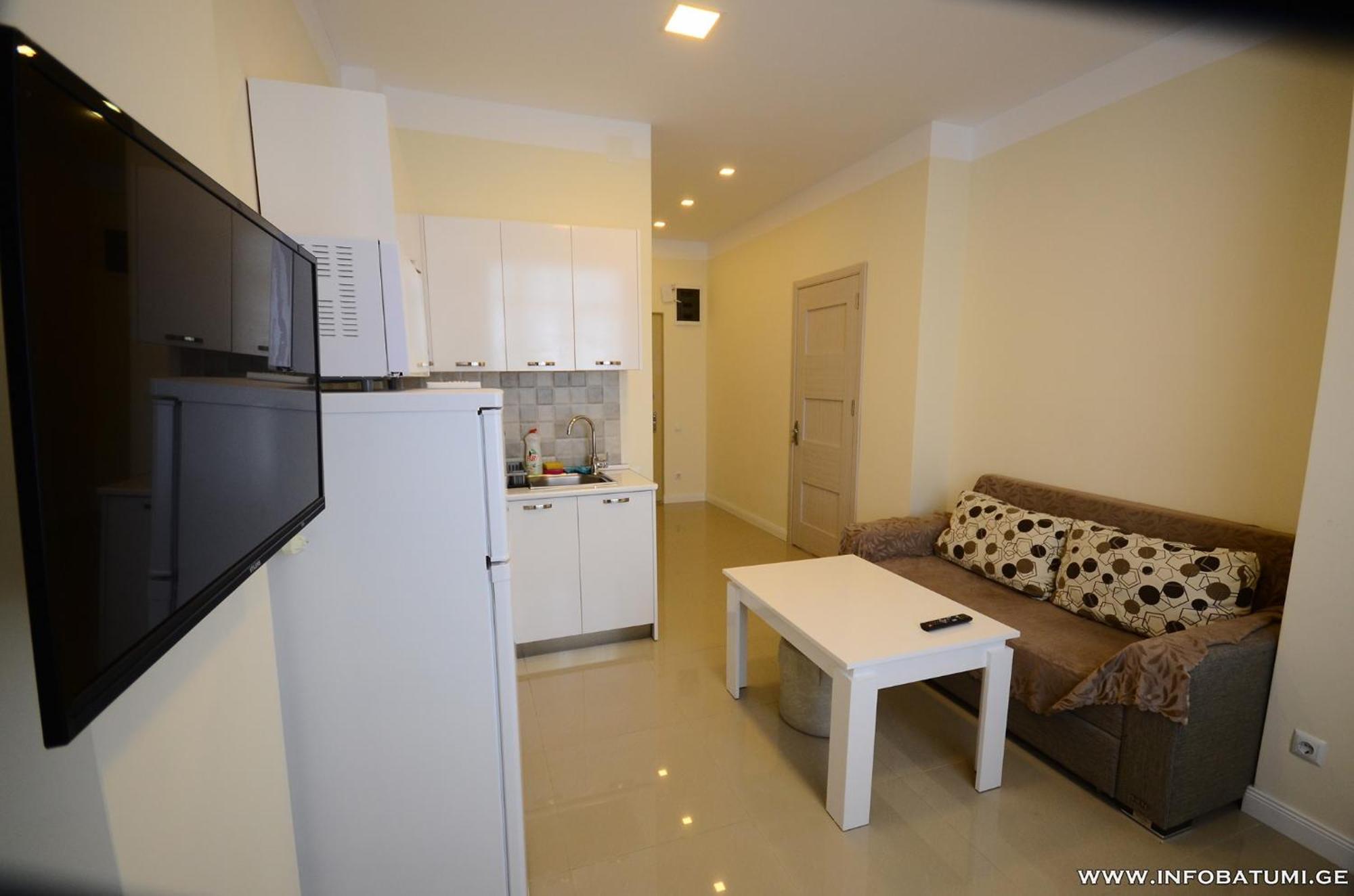 West Apartments 巴统 外观 照片