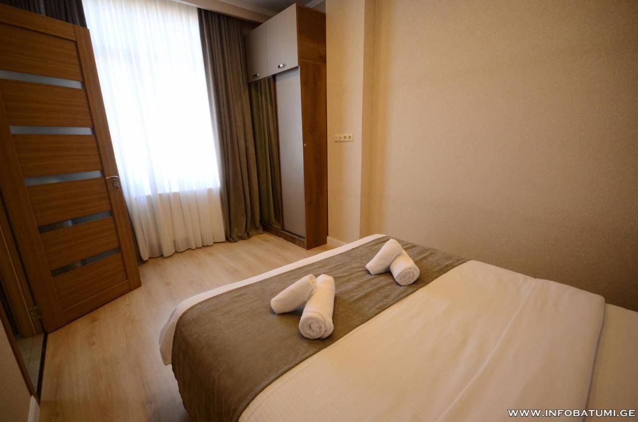 West Apartments 巴统 外观 照片