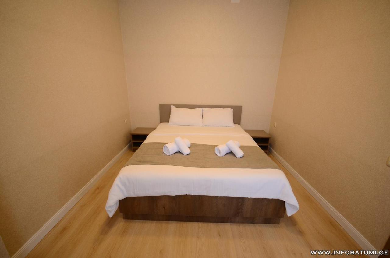 West Apartments 巴统 外观 照片