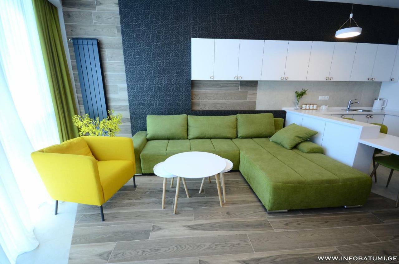 West Apartments 巴统 外观 照片