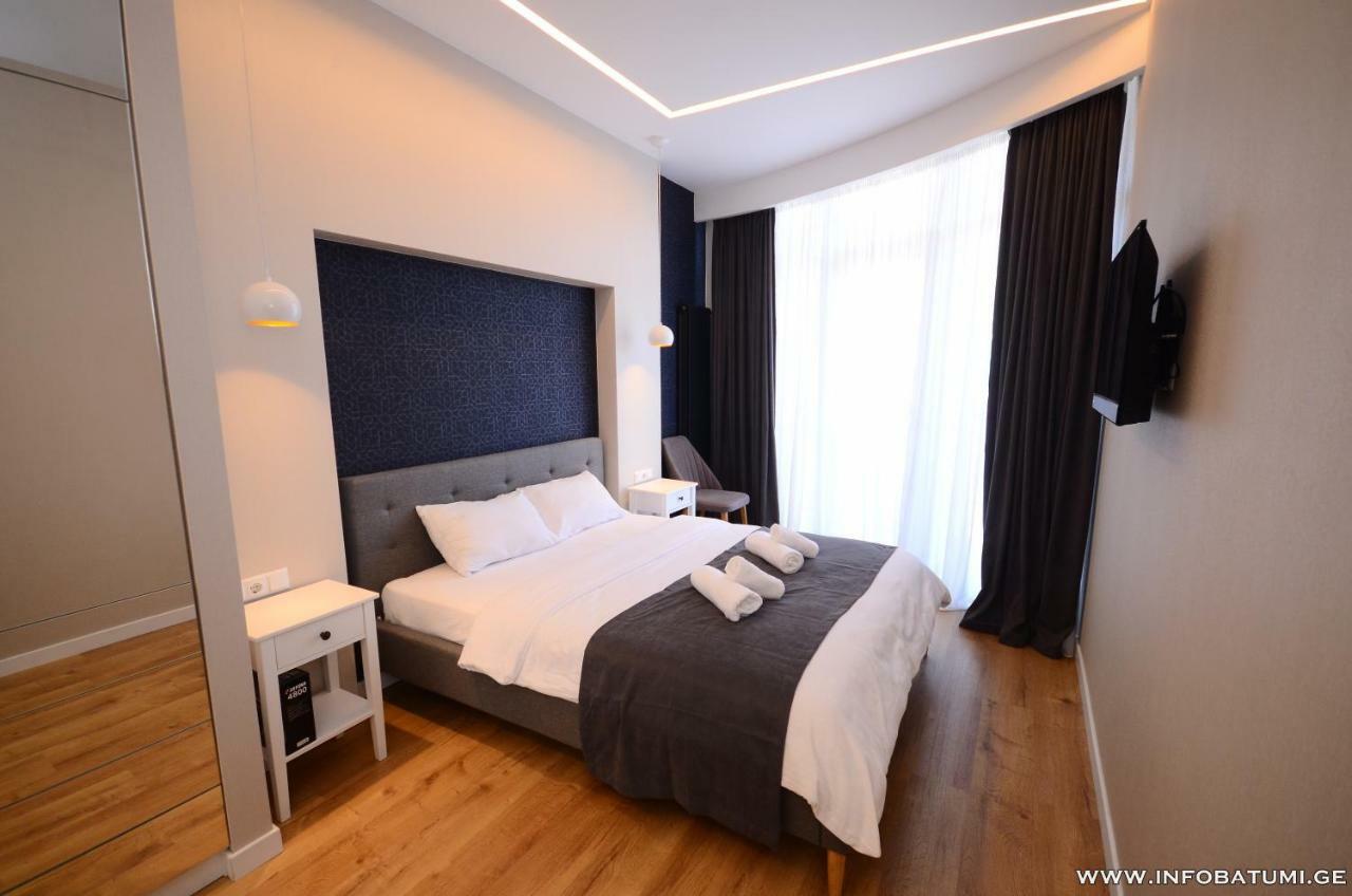 West Apartments 巴统 外观 照片