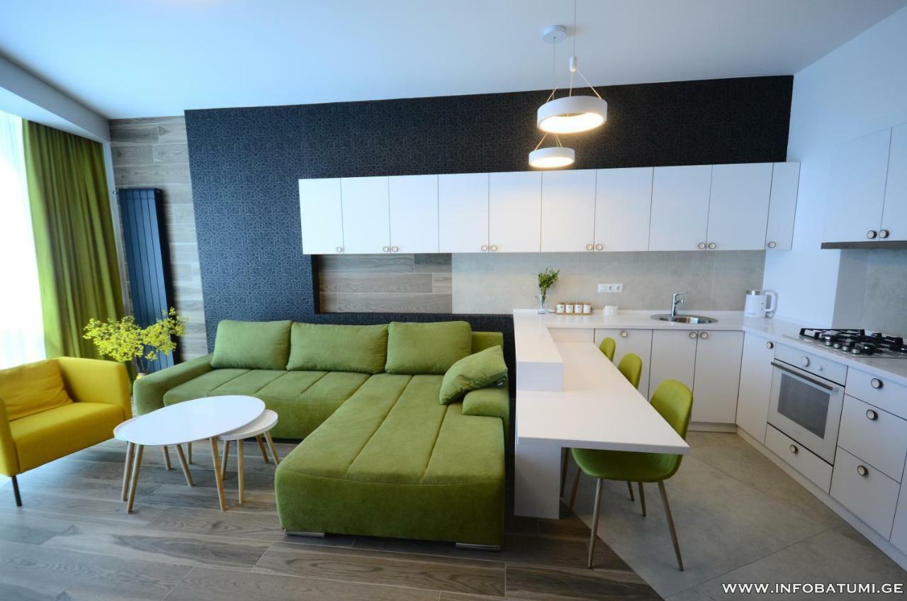 West Apartments 巴统 外观 照片