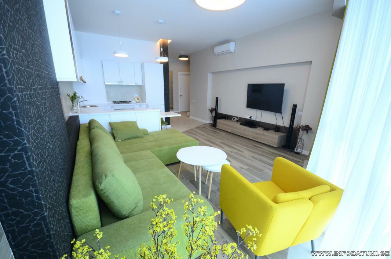 West Apartments 巴统 外观 照片
