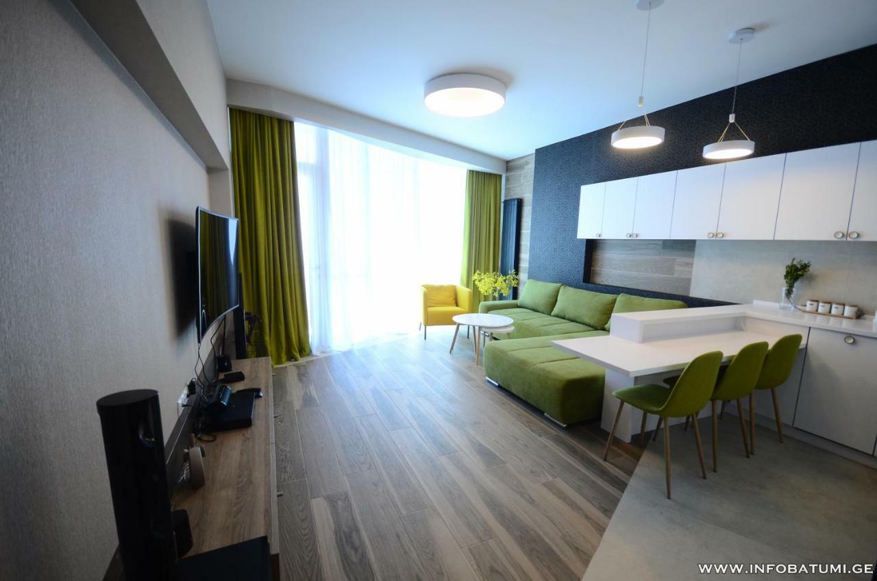 West Apartments 巴统 外观 照片